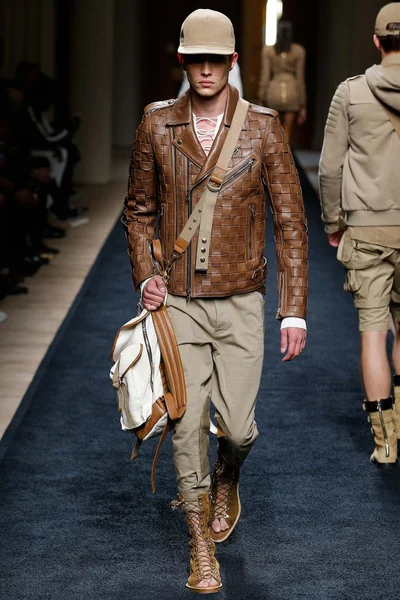 Look 12